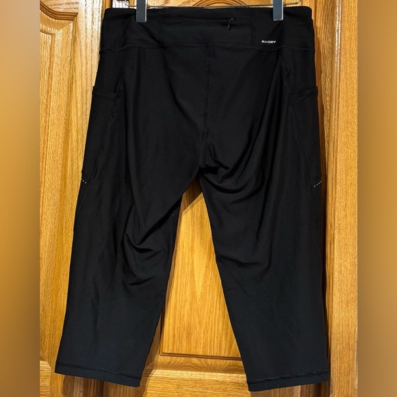 Saucony Bullet Series Black Capri Compression Leggings for Running Large - Picture 5 of 7